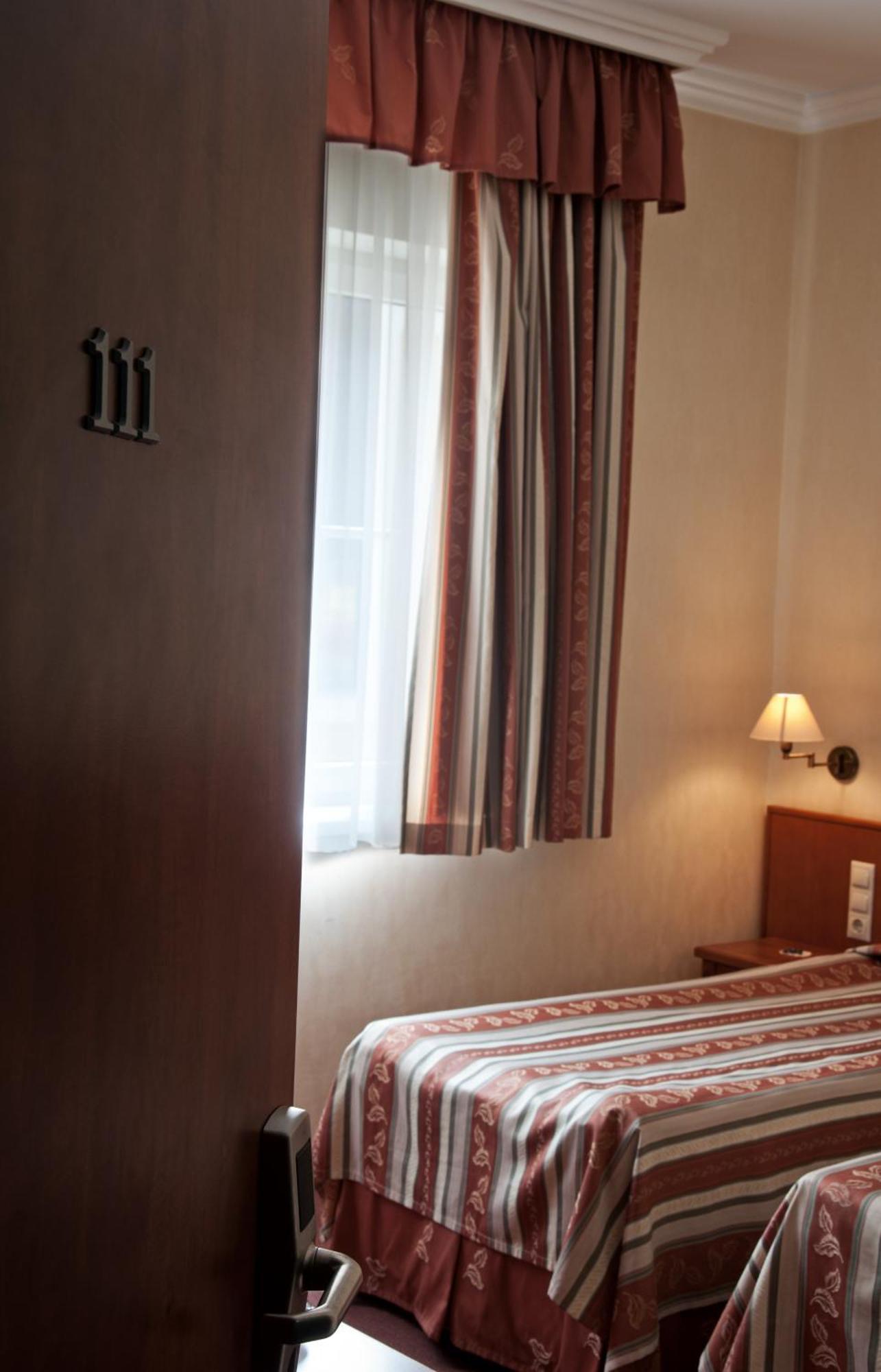 Hotel Central 3*